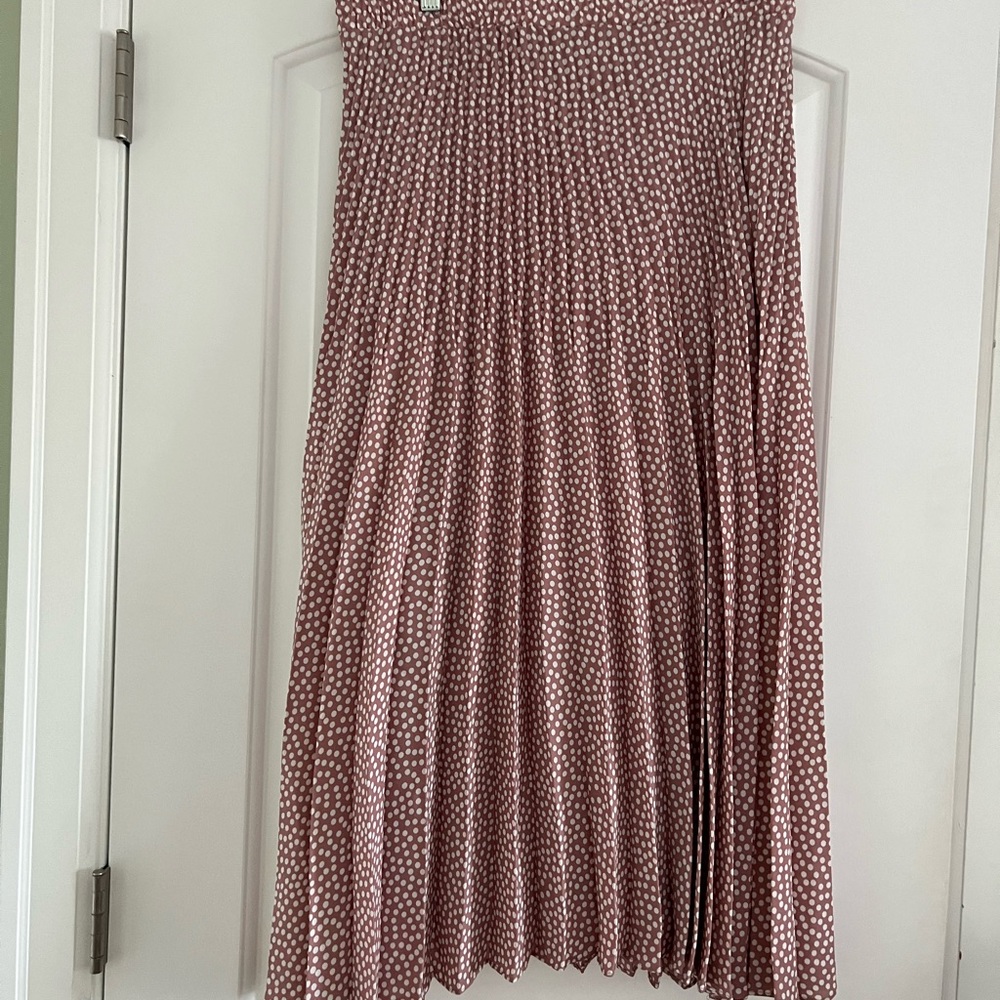 Elegant Pink Polka Dot Skirt